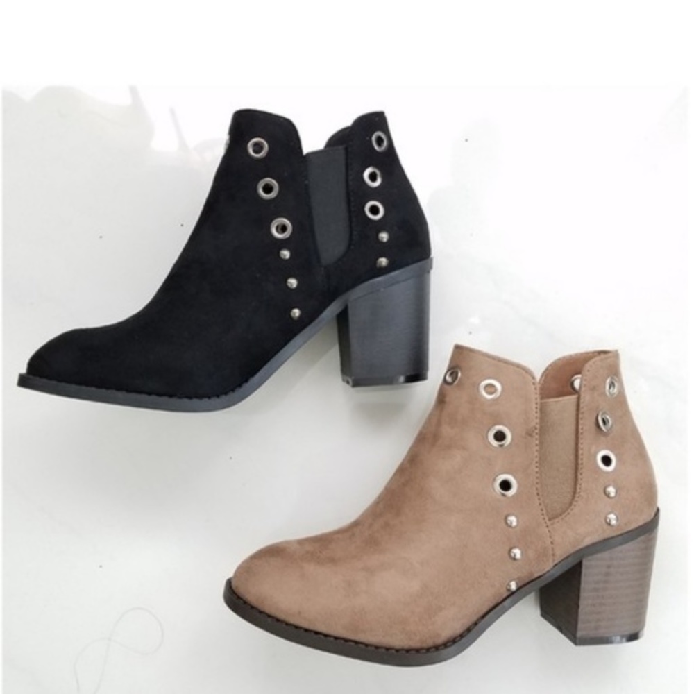 🥇🏅 last pair! Suede Grommet Booties - Picture 2 of 2